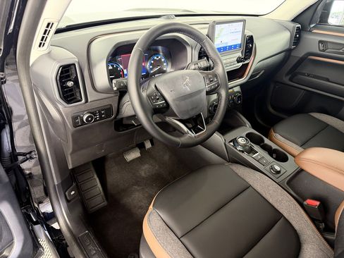 Used 2024 Ford Bronco Sport Outer Banks w/ Tech Package AWD/4WD image 4