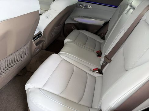 New 2026 Genesis GV70 2.5T Advanced AWD/4WD image 12