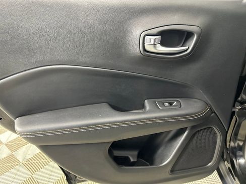 Used 2017 Jeep Compass Latitude w/ Popular Equipment Group image 16