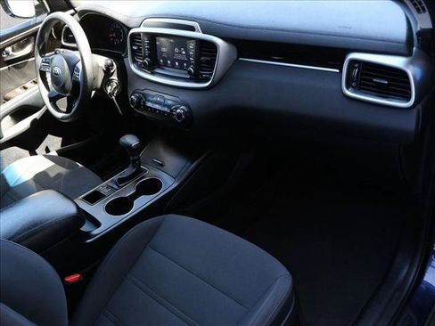 Used 2019 Kia Sorento AWD image 26