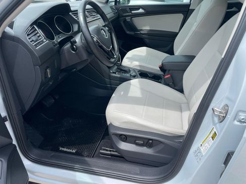 Used 2018 Volkswagen Tiguan SE AWD/4WD image 28