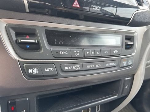 Used 2020 Honda Pilot EX image 21