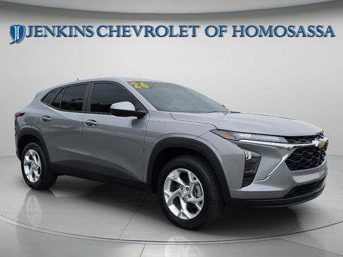 New 2026 Chevrolet Trax LS w/ LS Convenience Package FWD image 1