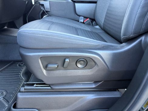 Used 2025 Chevrolet Silverado 1500 LT image 15