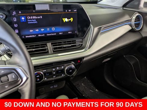 Used 2025 Chevrolet Trax LT w/ LT Convenience Package FWD image 15