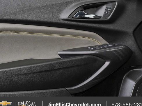 Certified 2025 Chevrolet Trax ACTIV w/ Driver Confidence Package FWD image 6
