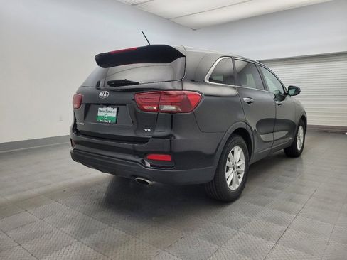Used 2020 Kia Sorento AWD V6 image 9