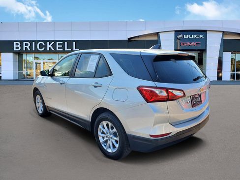 Used 2021 Chevrolet Equinox LS image 4