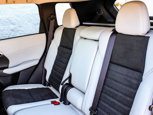 New 2025 Mitsubishi Outlander SE FWD image 33