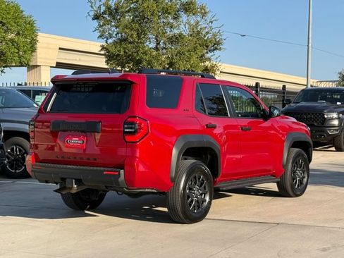 Used 2025 Toyota 4Runner SR5 AWD/4WD image 4