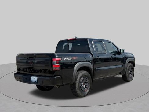 Used 2026 Nissan Frontier PRO-4X AWD/4WD image 3