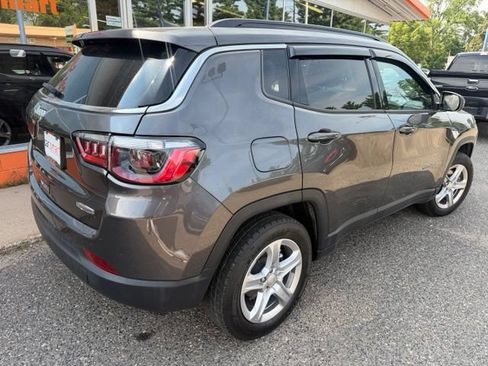 Used 2023 Jeep Compass Latitude w/ Convenience Group AWD/4WD image 7
