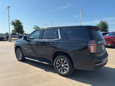 Used 2022 Chevrolet Tahoe LT w/ Luxury Package RWD image 3