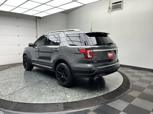 Used 2018 Ford Explorer XLT w/ Equipment Group 202A AWD/4WD image 2