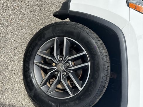 Used 2017 Jeep Grand Cherokee Limited image 33