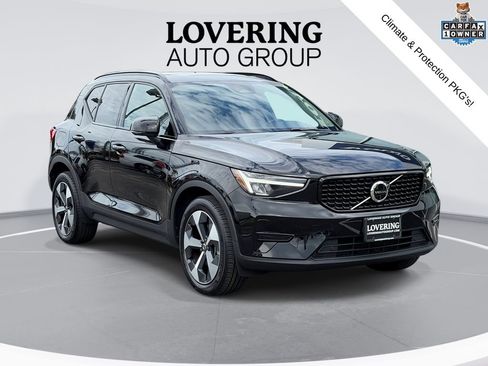 Certified 2024 Volvo XC40 B5 Core AWD/4WD image 1