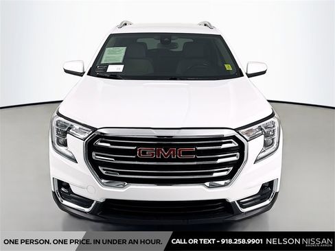 Used 2022 GMC Terrain SLT w/ LPO, Floor Liner Package image 2