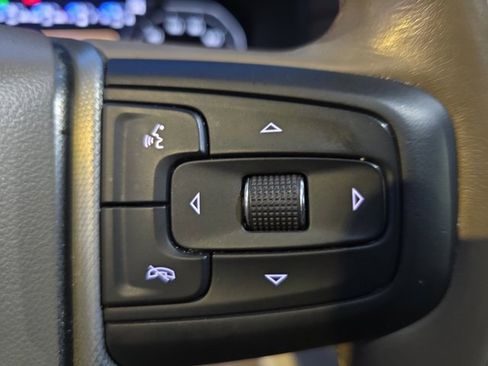 Used 2021 GMC Yukon Denali w/ Denali Premium Package image 18