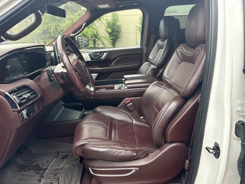 Used 2019 Lincoln Navigator L Black Label w/ Cargo Package AWD/4WD image 16