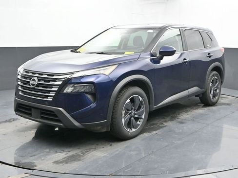 Used 2025 Nissan Rogue SV image 6