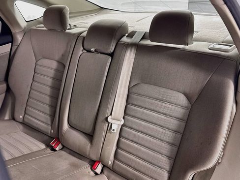 Used 2019 Ford Fusion SE FWD image 10