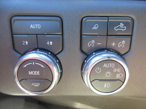 New 2026 GMC Sierra 1500 SLT w/ SLT Premium Plus Package image 17