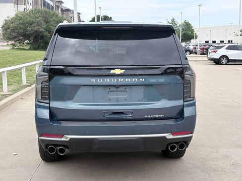 Used 2025 Chevrolet Suburban Premier RWD image 5
