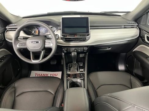 Used 2025 Jeep Compass Limited w/ Sun & Sound Group AWD/4WD image 40