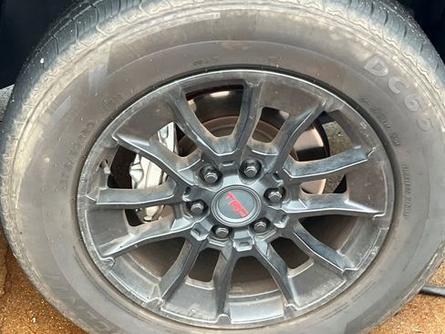 Used 2022 Toyota Tundra Limited image 11