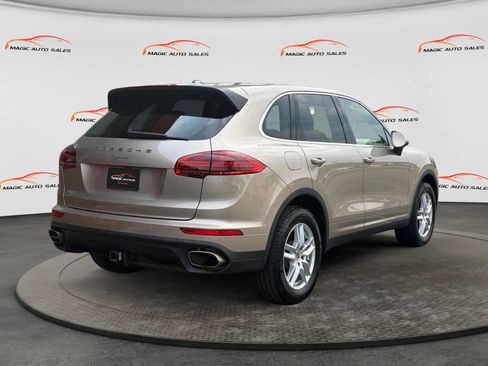 Used 2016 Porsche Cayenne AWD/4WD image 10