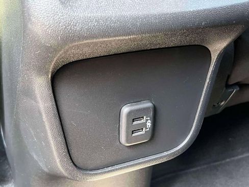 Used 2024 Chevrolet Equinox LT FWD image 16