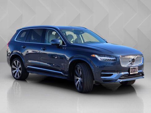 Certified 2025 Volvo XC90 T8 Plus w/ Protection Package Premier AWD/4WD image 12