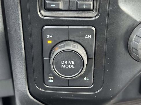 Used 2025 Ford F250 XLT w/ Black Appearance Package image 22