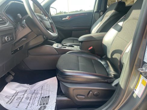 Used 2025 Ford Escape ST-Line Select image 11