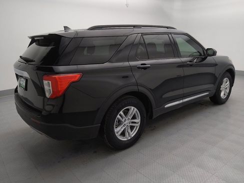 Used 2022 Ford Explorer XLT w/ Equipment Group 202A image 10