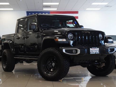 Used 2021 Jeep Gladiator Sport AWD/4WD image 1