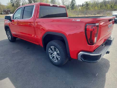 New 2025 GMC Sierra 1500 SLE w/ X31 Off-Road Package image 6