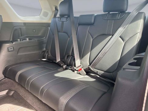 Certified 2024 Honda Pilot Touring image 15