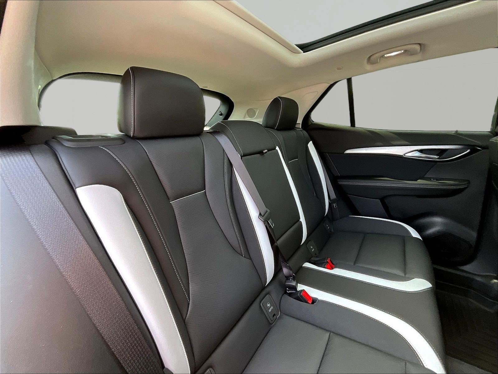 Used 2024 Buick Envision Sport Touring AWD/4WD image 25