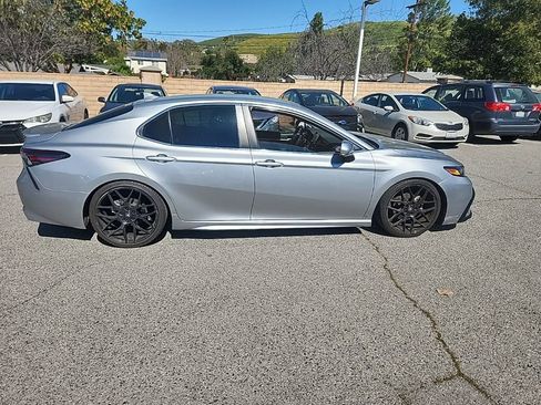 Used 2024 Toyota Camry SE image 6