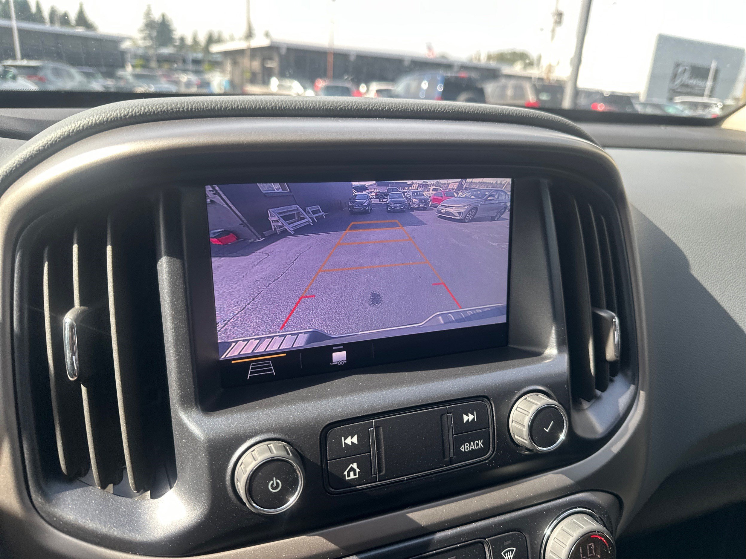 Used 2019 Chevrolet Colorado Z71 AWD/4WD image 29
