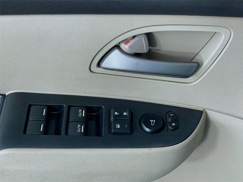 Used 2012 Honda Odyssey LX image 19