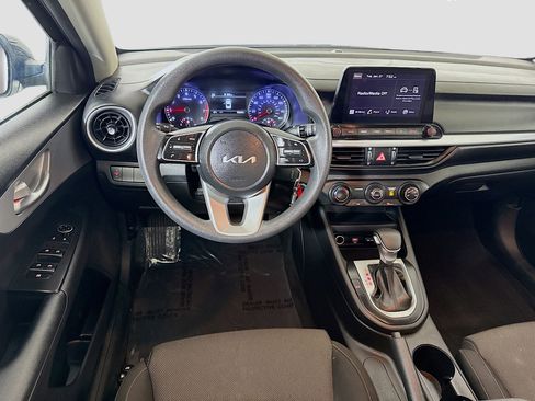 Used 2023 Kia Forte LX image 17