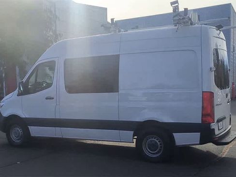 Used 2023 Mercedes-Benz Sprinter 2500 image 6