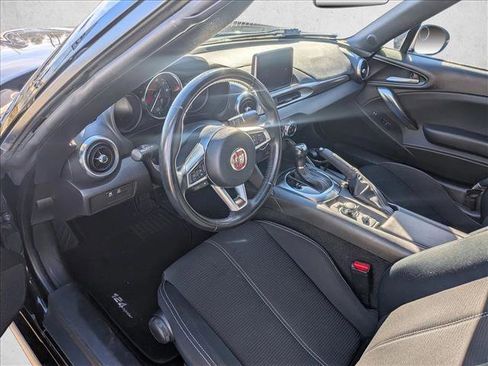 Used 2018 FIAT 124 Spider Classica w/ Technology Group image 10