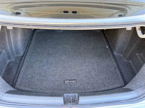 Used 2017 Volkswagen Jetta SE image 18