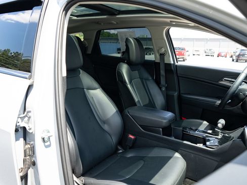 Used 2025 Kia Sportage SX FWD image 23