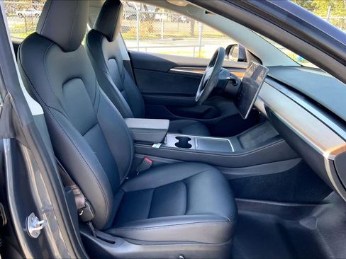 Used 2023 Tesla Model 3 Standard Range image 8