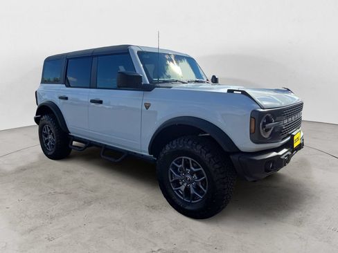 Used 2025 Ford Bronco Badlands AWD/4WD image 3