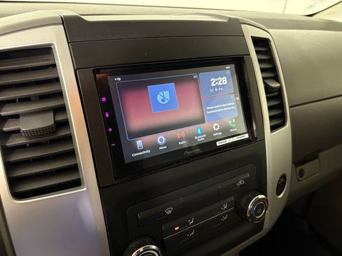 Used 2014 Nissan Frontier SV image 21